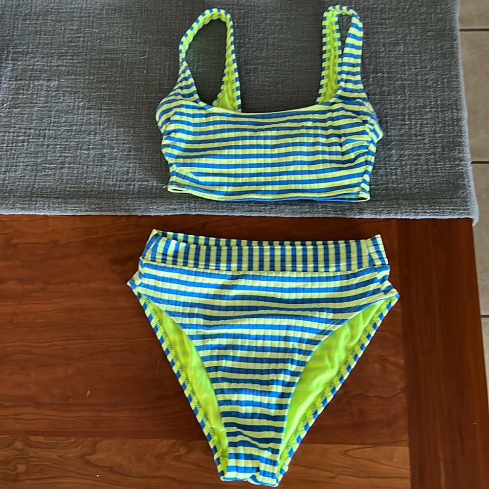 Selling because it’s too small for me!
